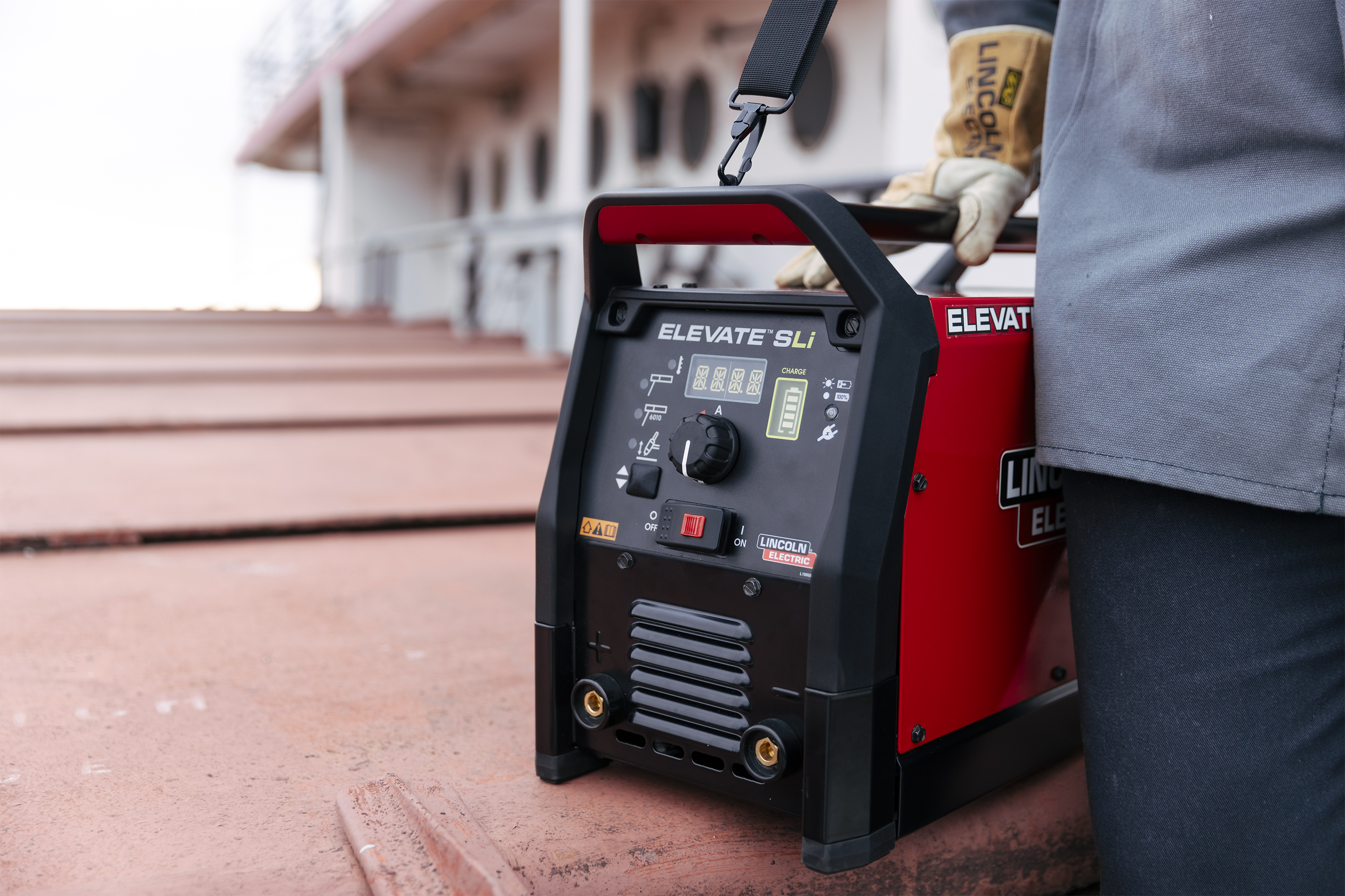Lincoln Elevate™ SLi Battery Powered Welder TIG & Rolling Case Pkg - K5624-1